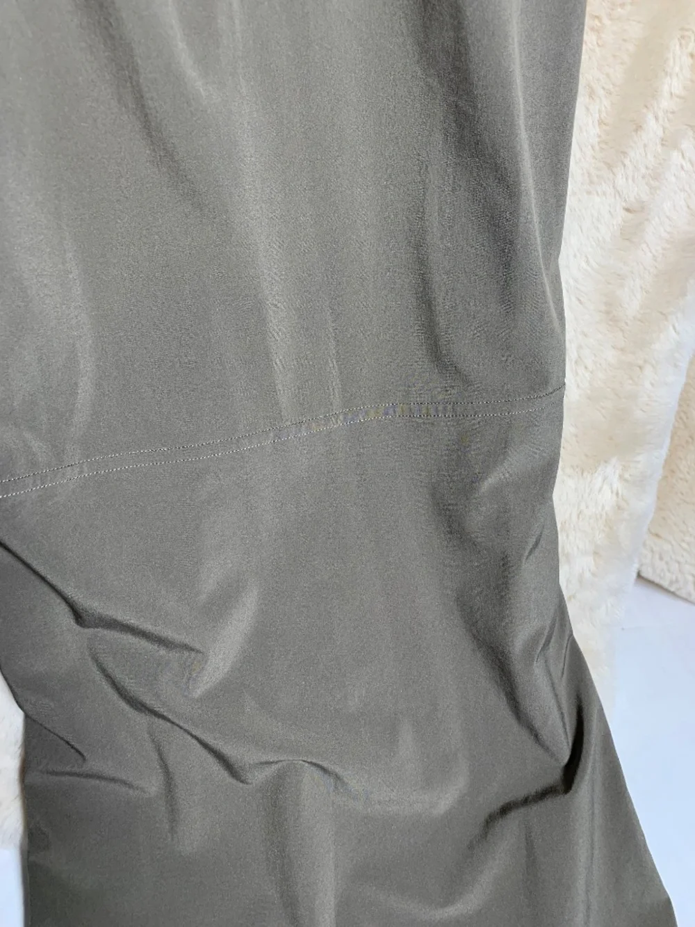 Lululemon grey athletic pant-loose fit elastic waist sz 6